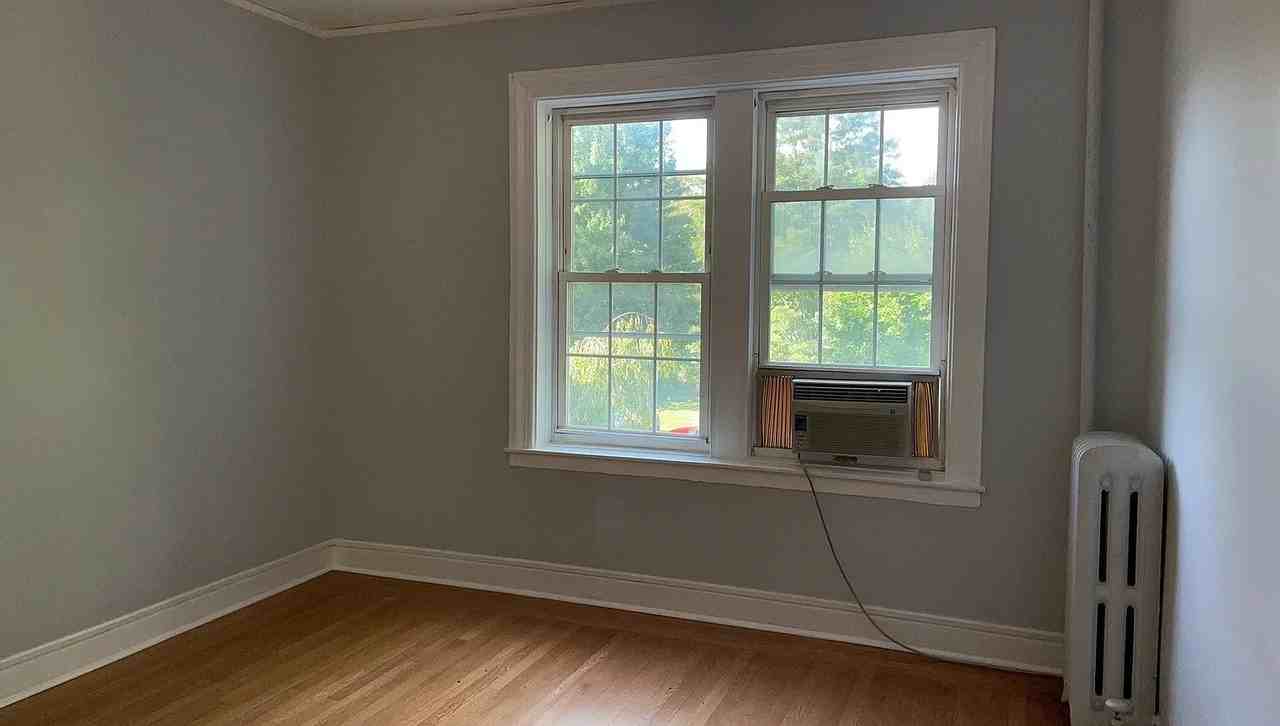 85 N Broadway #1 - Photo 5 of 10