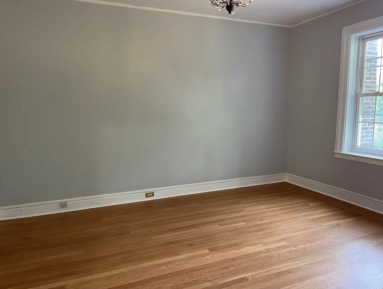 85 N Broadway #1 - Photo 6 of 10