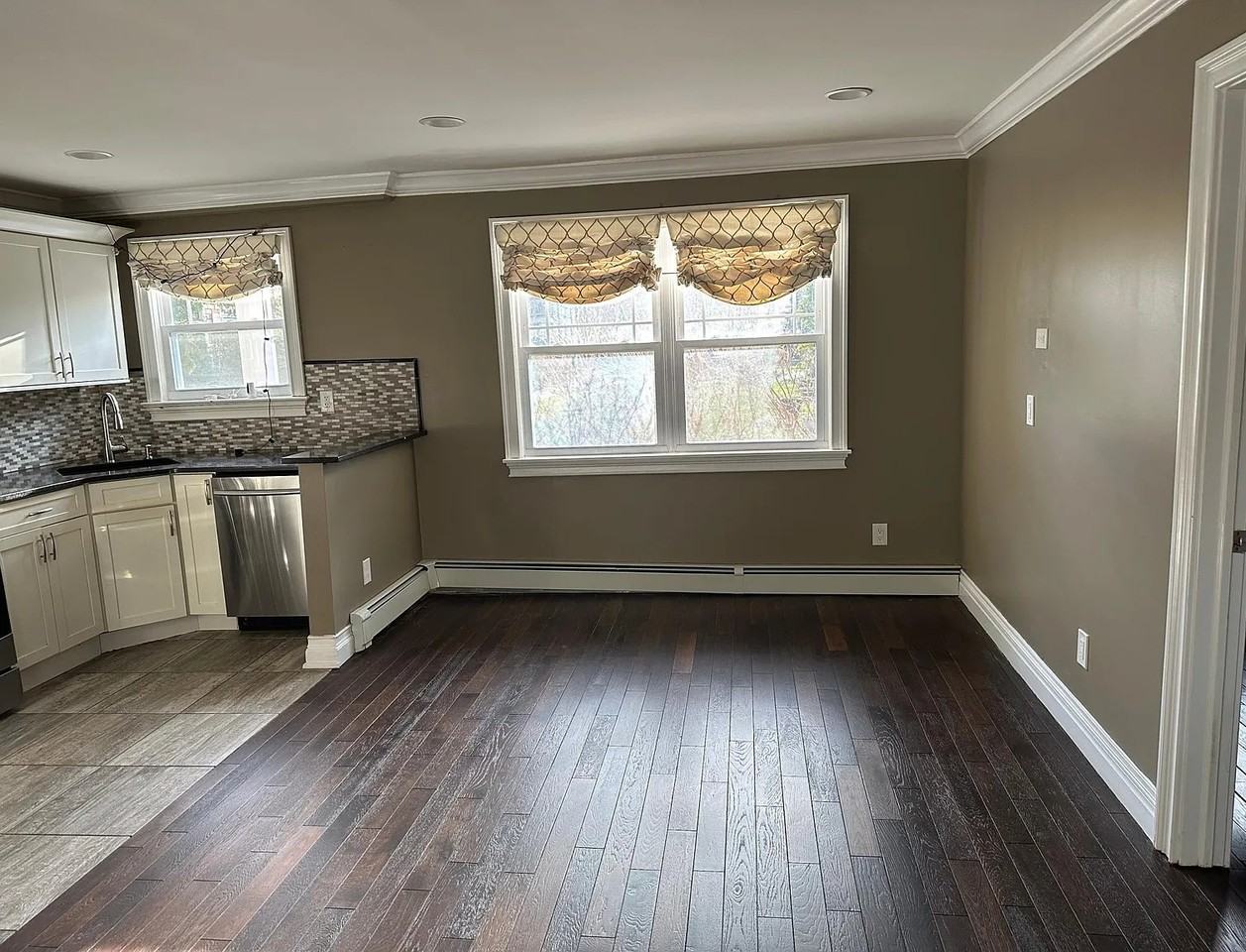 147 Fairharbor Dr #147 - Photo 2 of 10