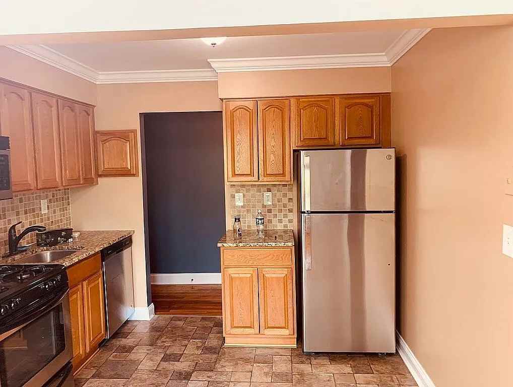 235 N Middletown Rd #H - Photo 6 of 7