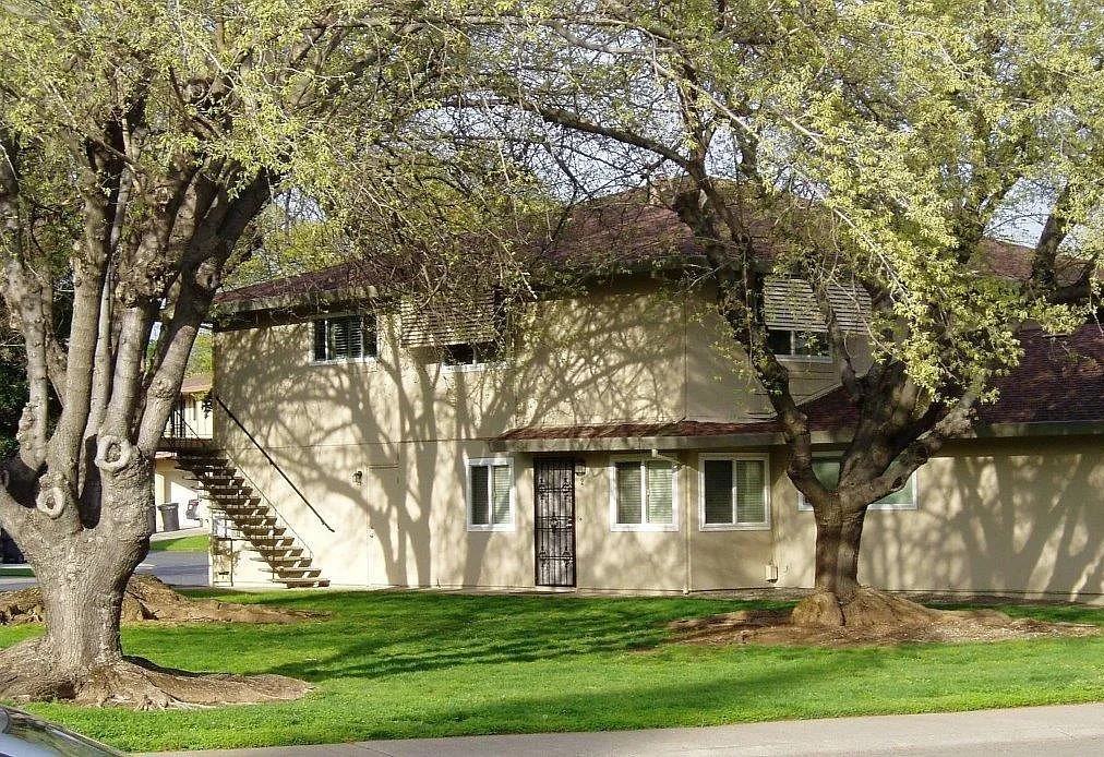 240 Breuner Dr #2 - Photo 5 of 22