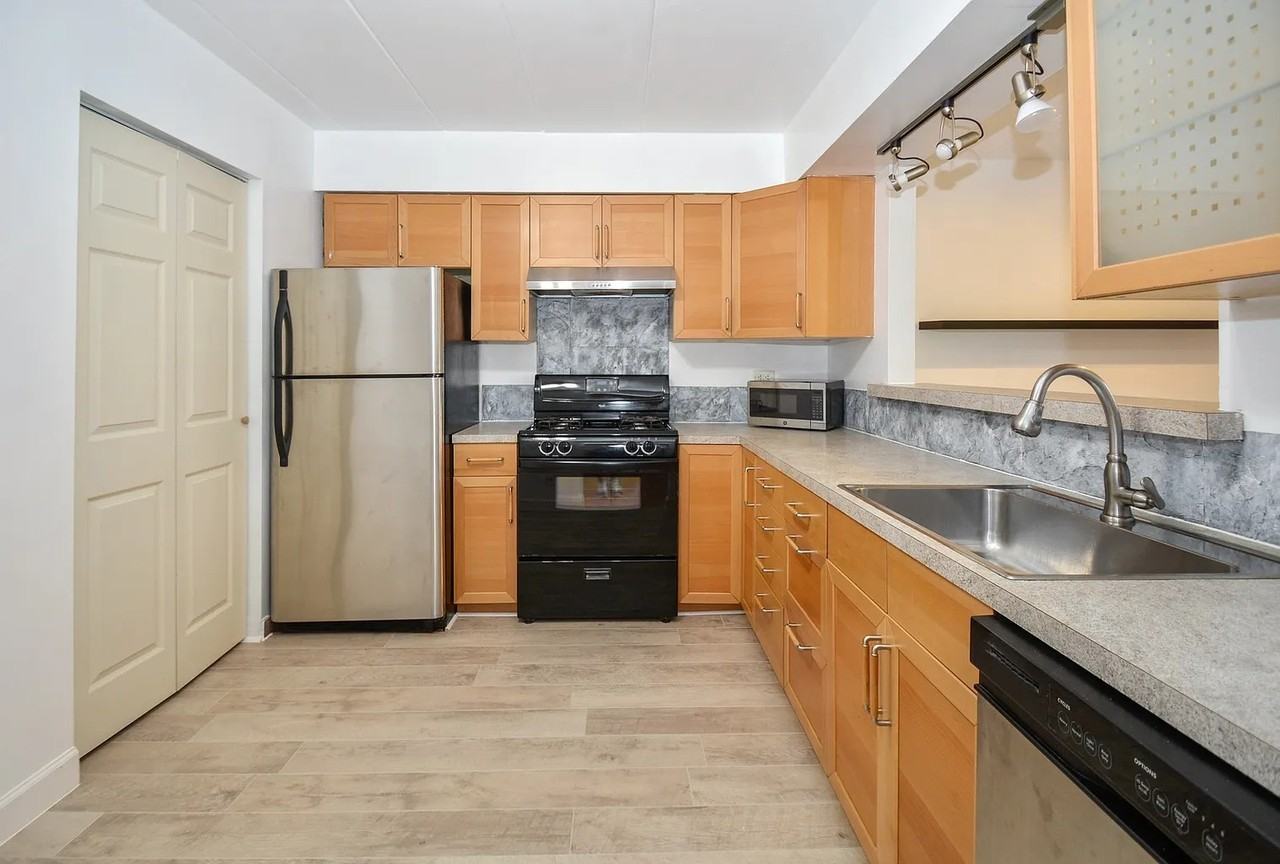 1312 Cass Ln W #102 - Photo 6 of 13