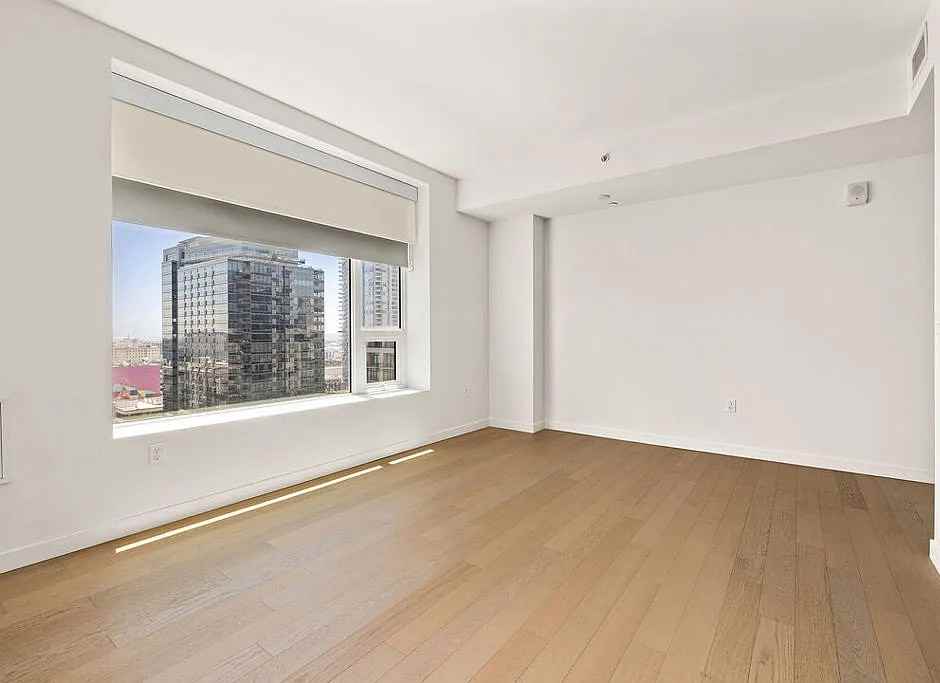 1050 S Grand Ave #1405 - Photo 4 of 11