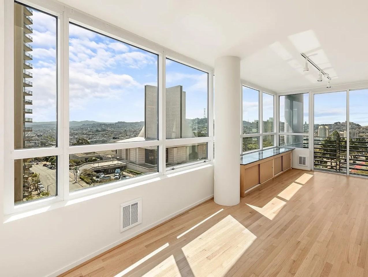 1388 Gough St #1102 - Photo 4 of 24