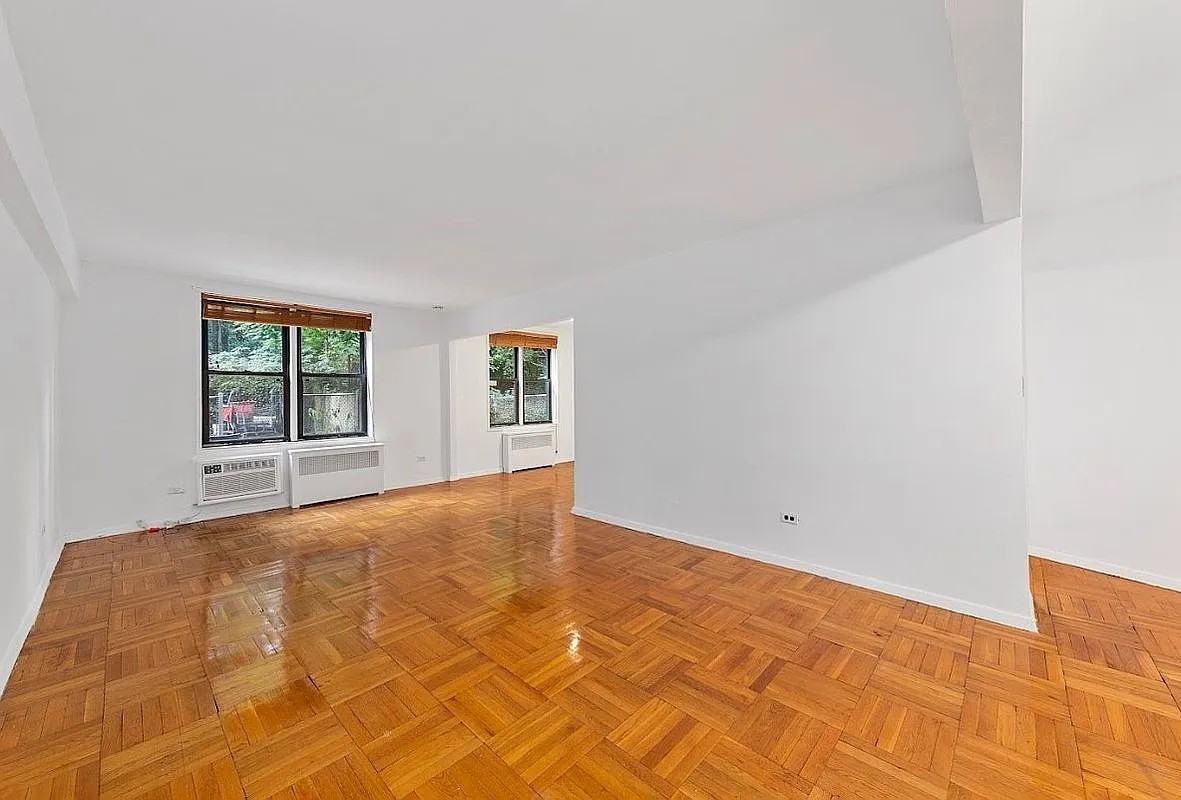 4325 Douglaston Pkwy #1D - Photo 4 of 15