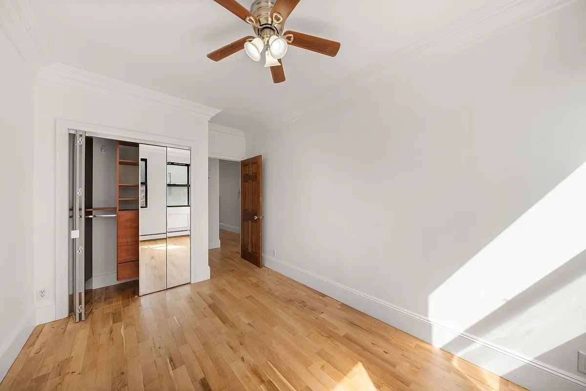 36 Russell St #20 - Photo 3 of 6