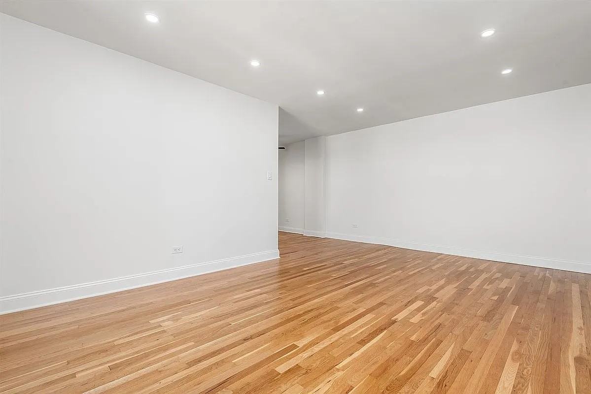 8337 Saint James Ave #6J - Photo 5 of 8