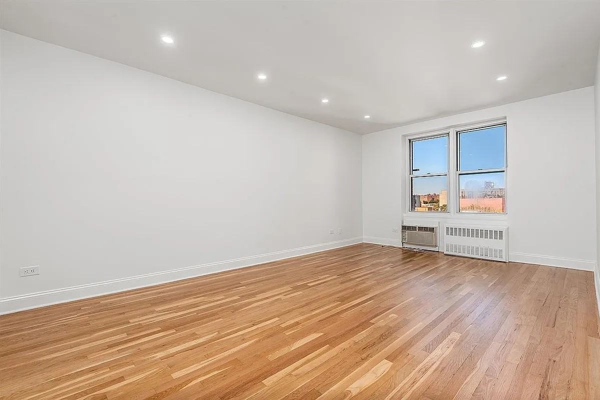 8337 Saint James Ave #6J - Photo 7 of 8