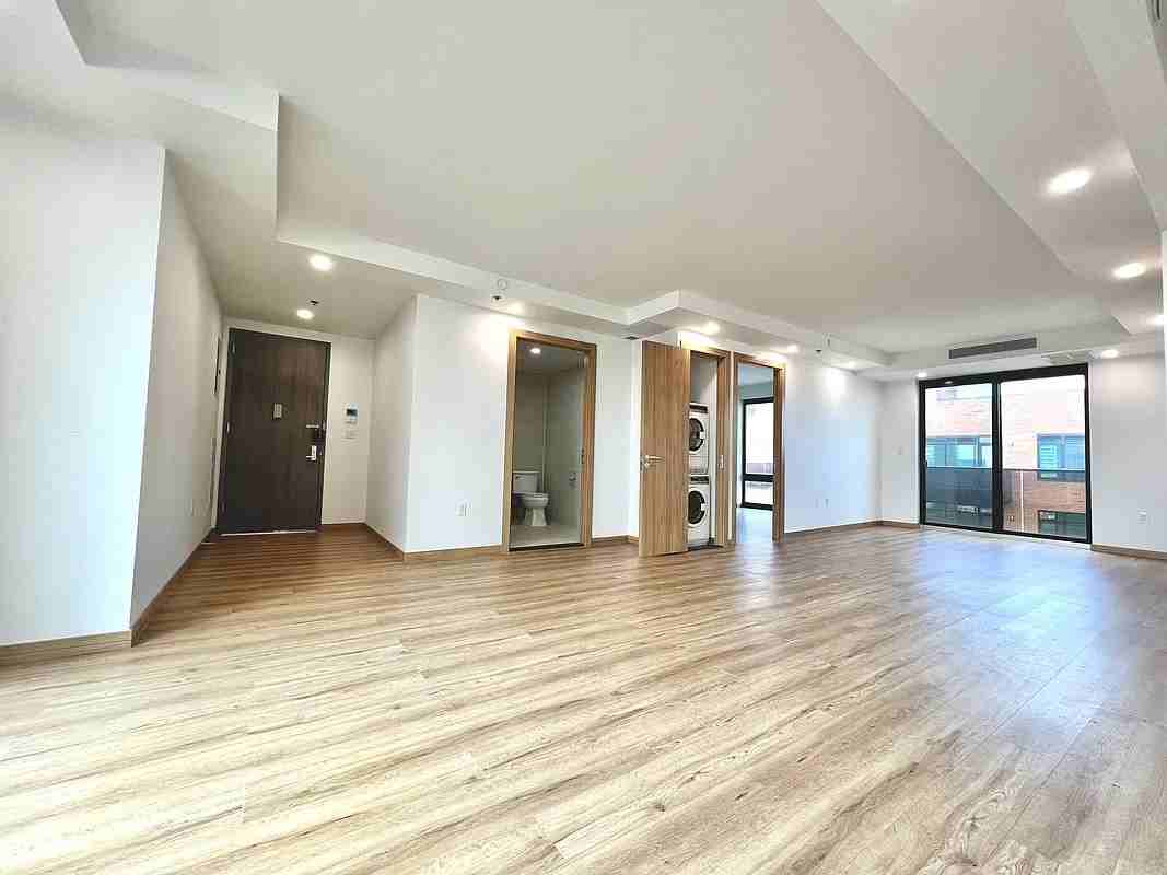 13111 Fowler Ave #8 - Photo 2 of 11