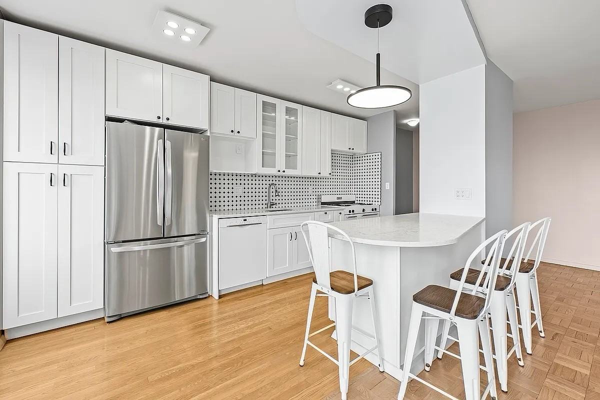 2727 Palisade Ave #16AB - Photo 4 of 23