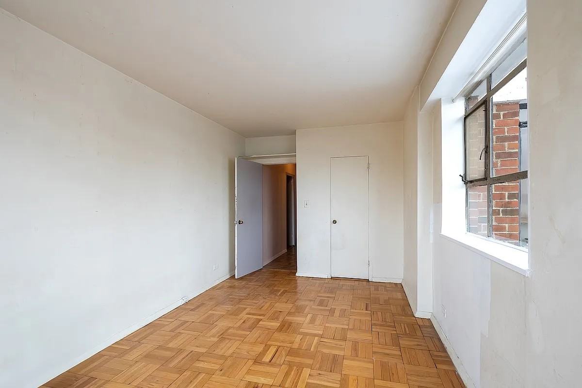 2727 Palisade Ave #16AB - Photo 7 of 23