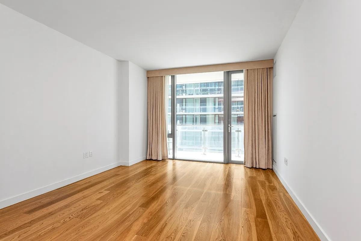 13105 40th Rd #17R - Photo 2 of 9