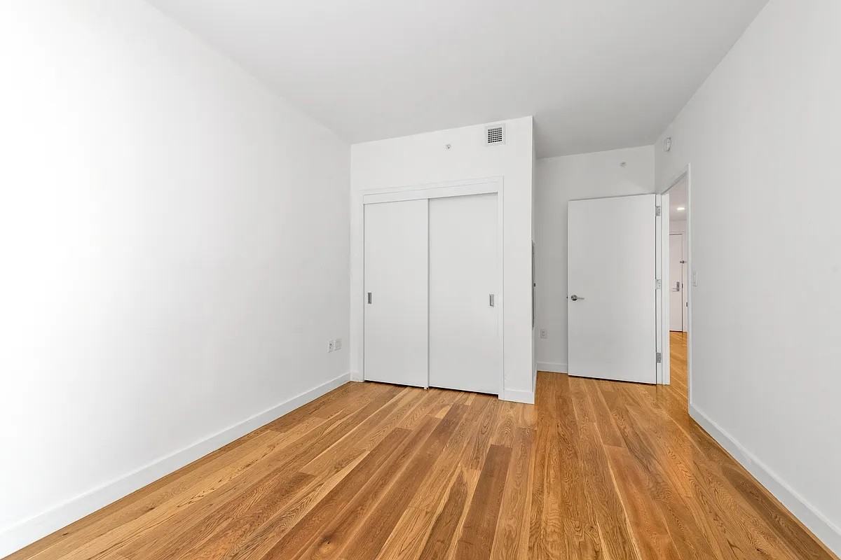 13105 40th Rd #17R - Photo 7 of 9