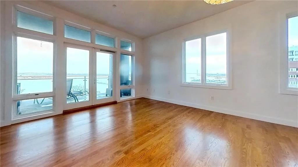 90 Bay Street Lndg #6B - Photo 3 of 11