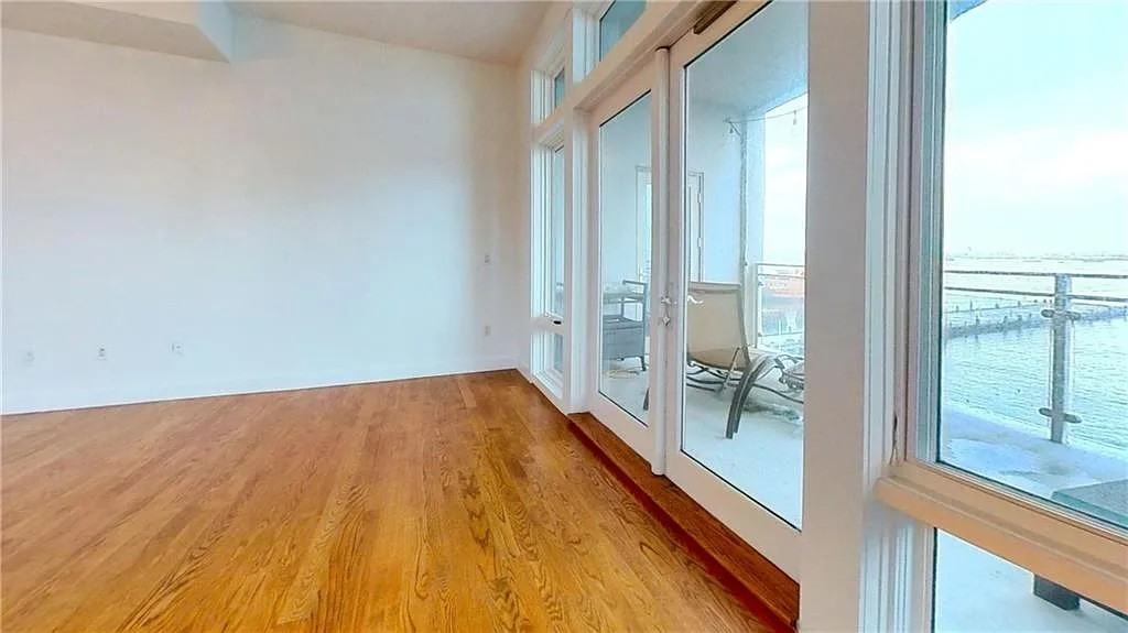 90 Bay Street Lndg #6B - Photo 6 of 11