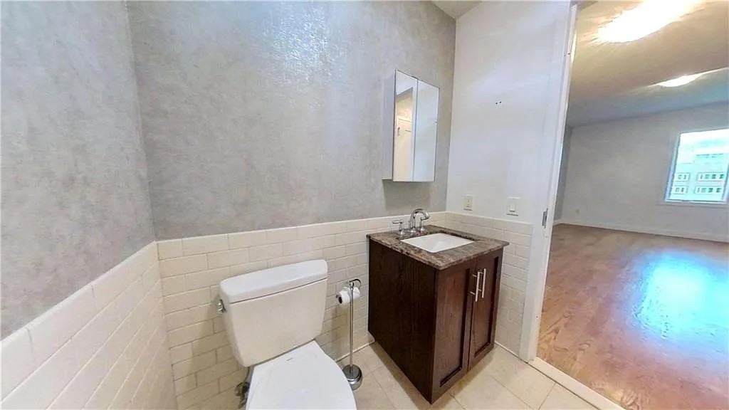 90 Bay Street Lndg #6B - Photo 7 of 11