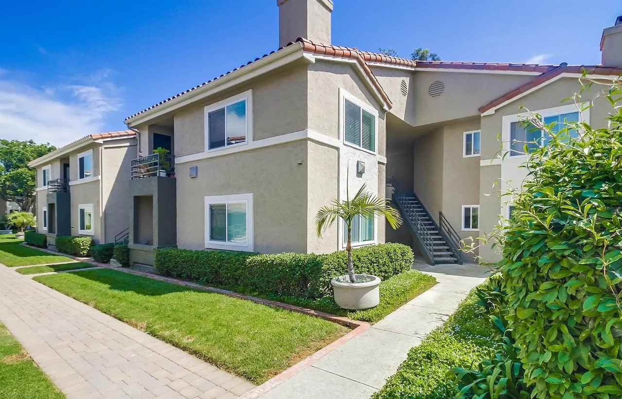 7555 Charmant Dr #1103 - Photo 7 of 9