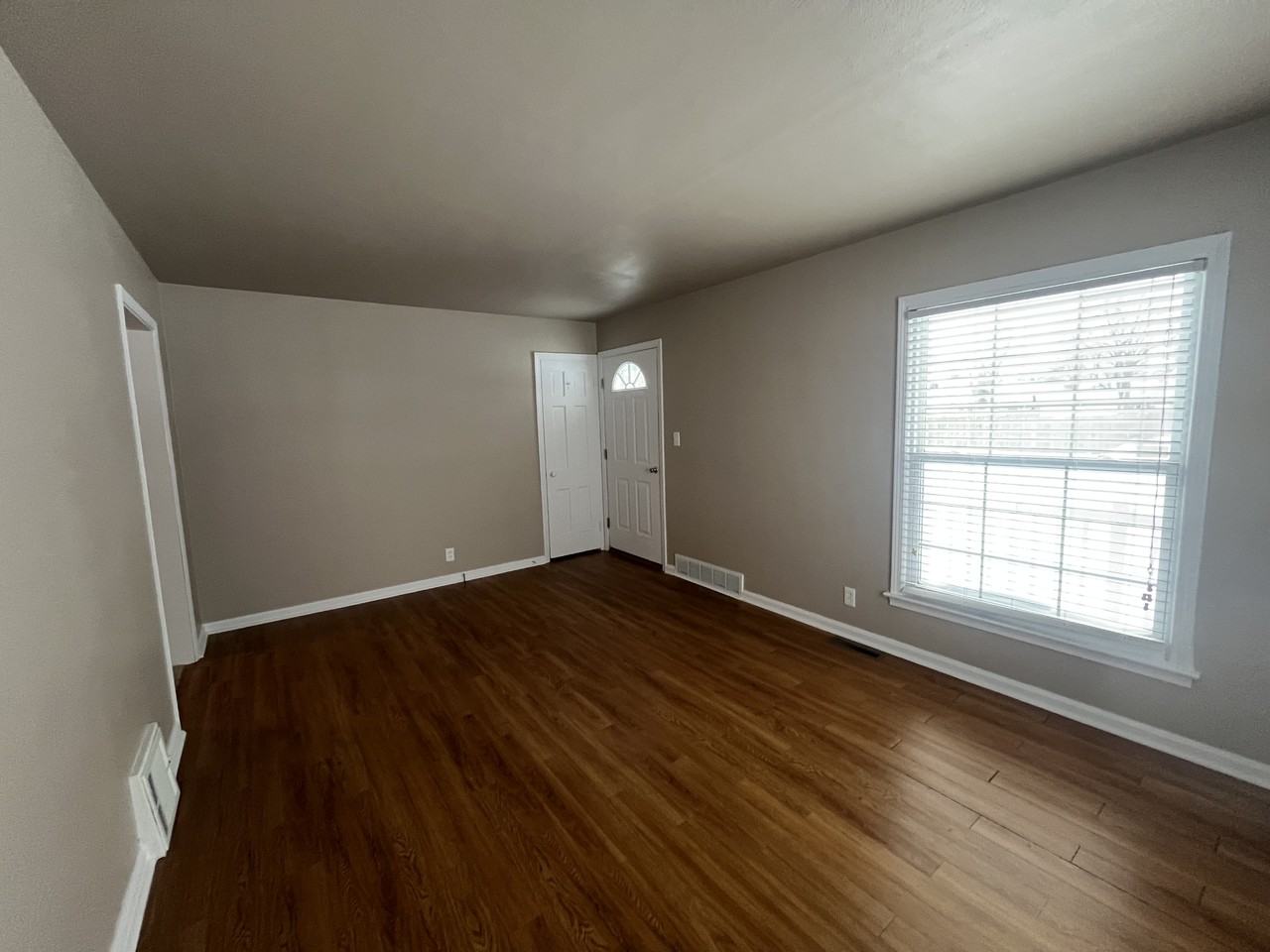 1308 Princeton Rd - Photo 4 of 15