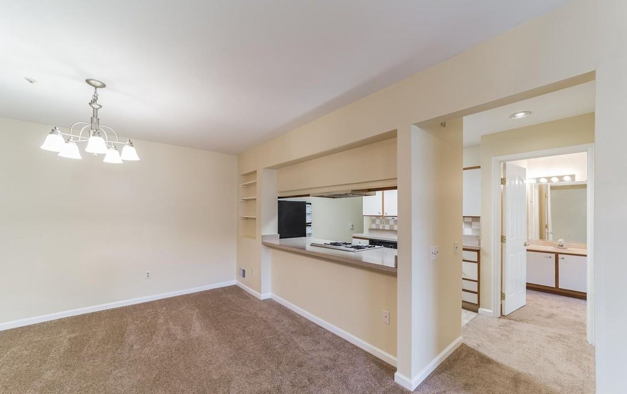 100 Waters Edge Dr - Photo 4 of 23