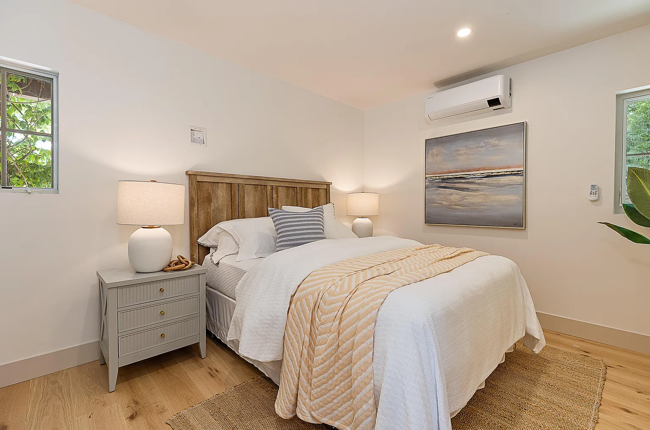 1116 Linden Ave - Photo 2 of 8