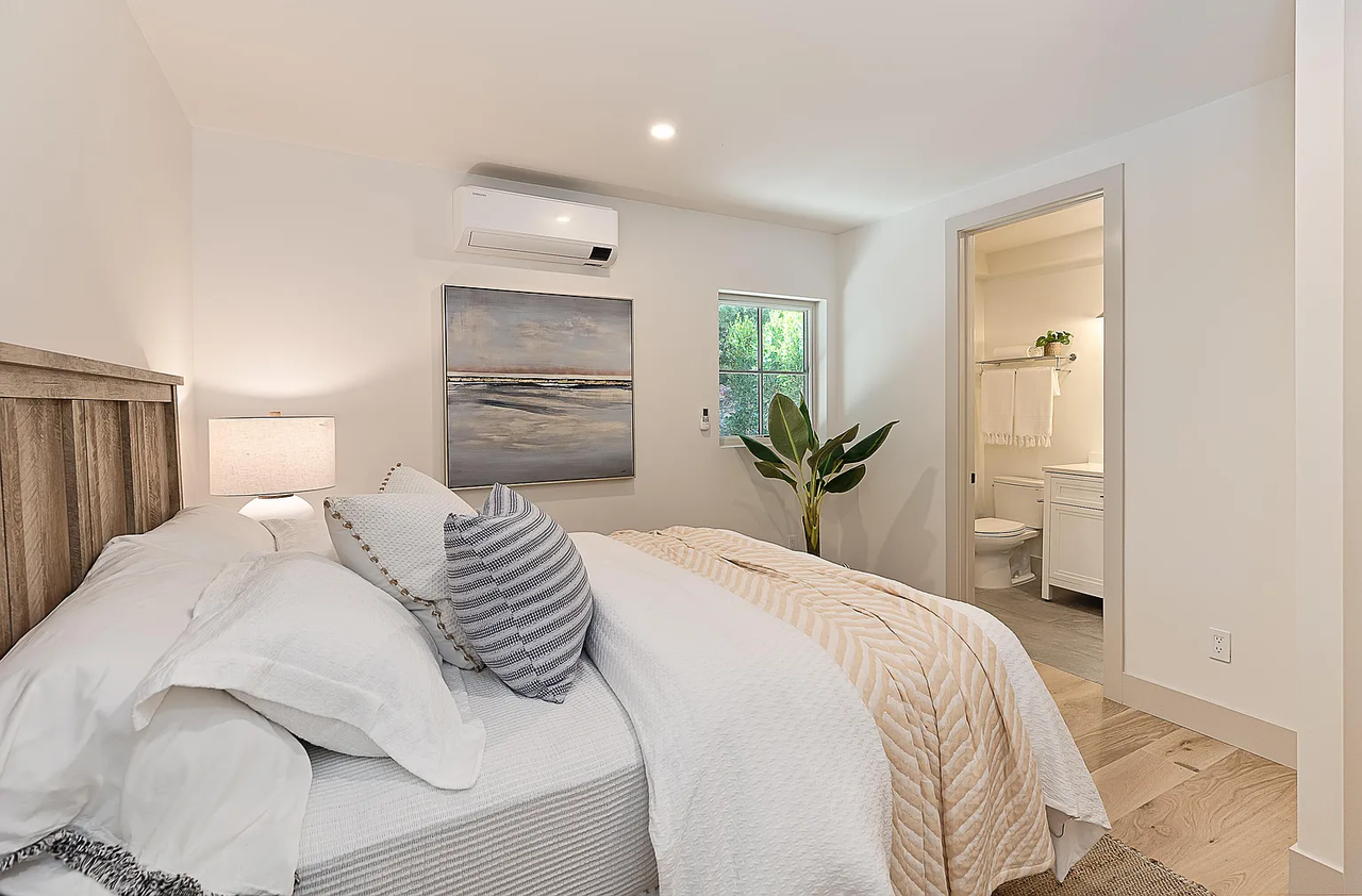 1116 Linden Ave - Photo 4 of 8