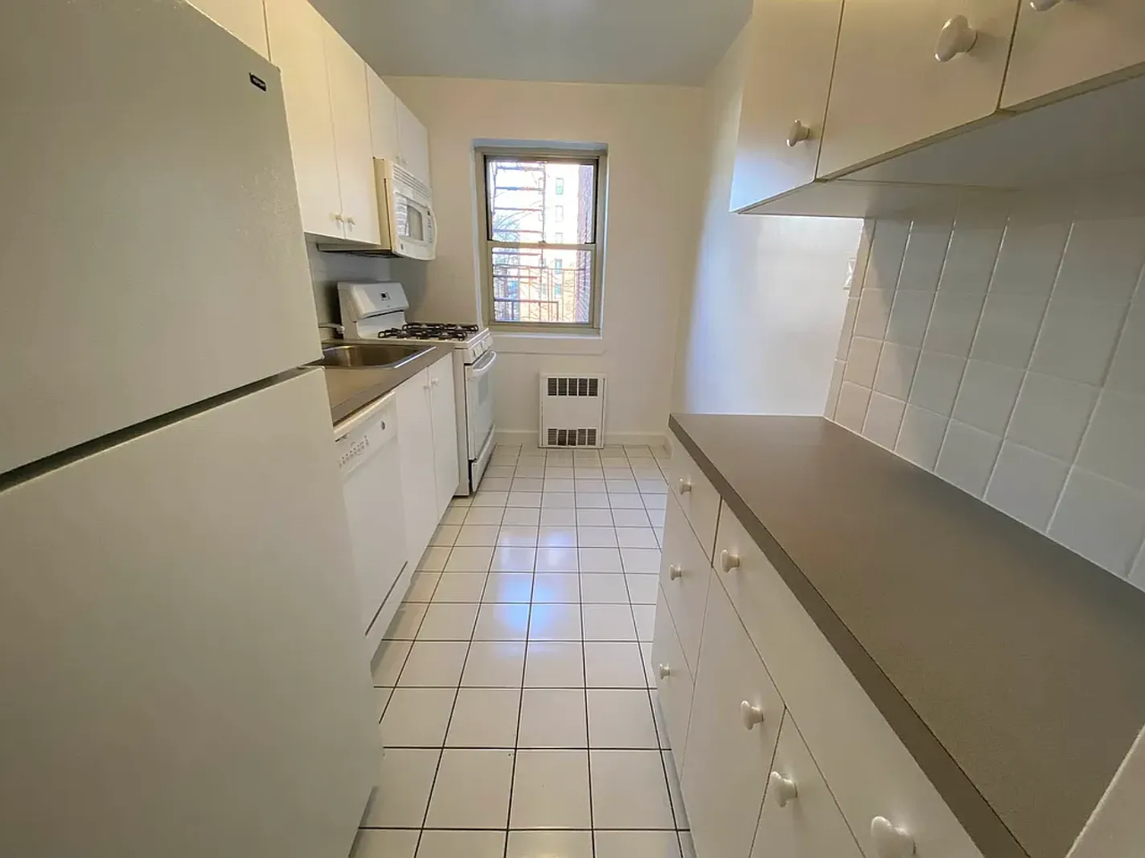 255 74th St #5B - Photo 2 of 5