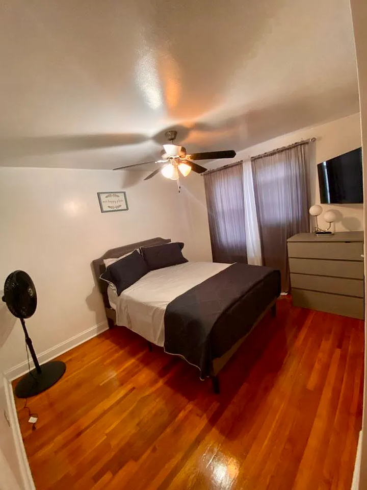 1251 E 91st St #2 - Photo 6 of 11