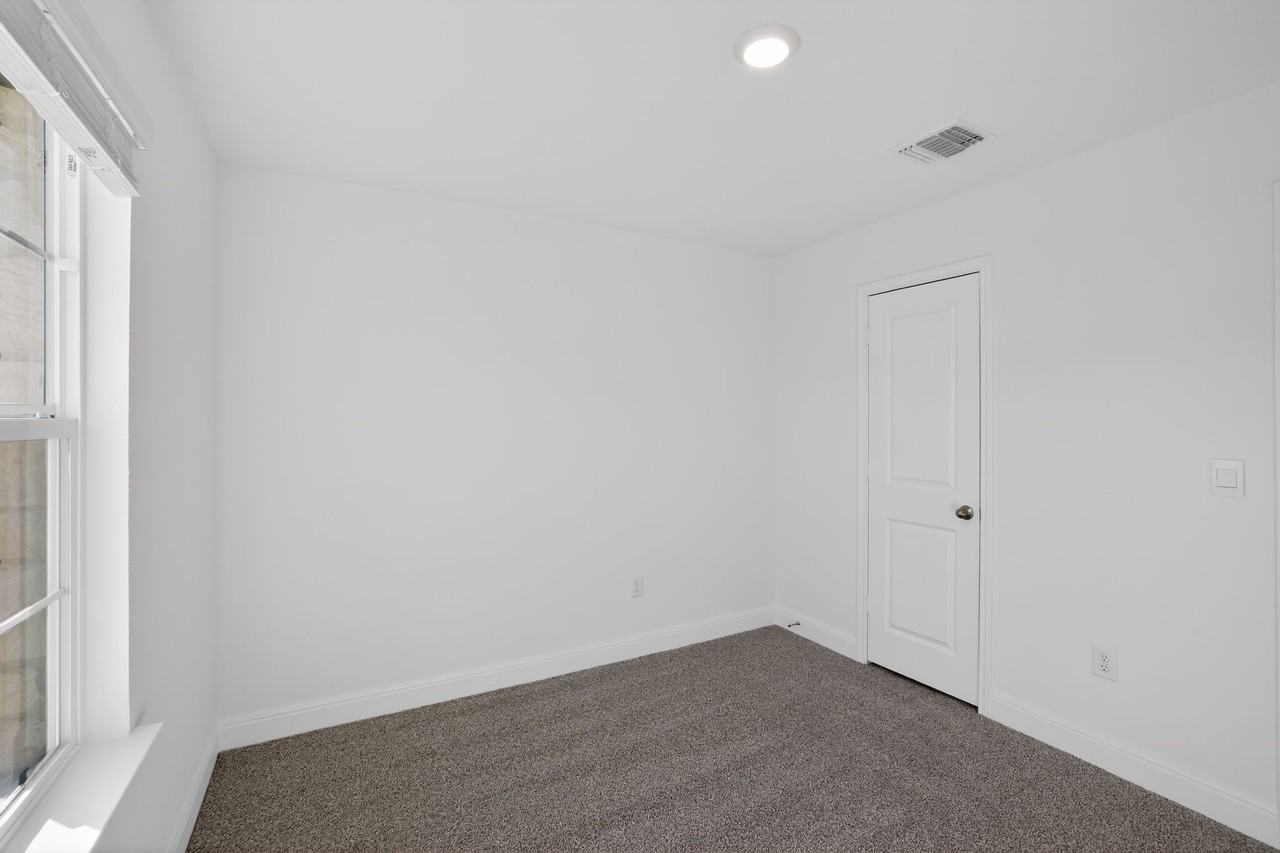 289 Rivers Edge Dr - Photo 5 of 16