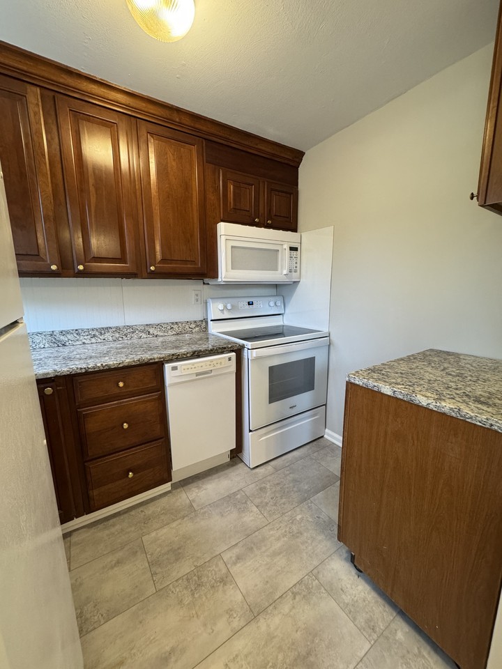 144 E Main St #15 - Photo 4 of 14