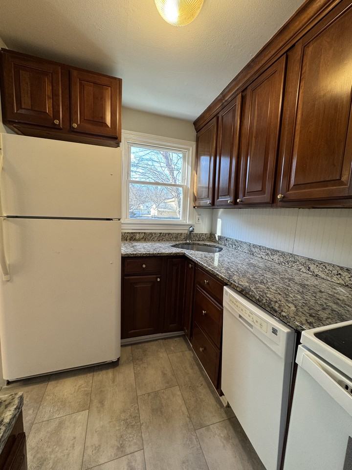 144 E Main St #15 - Photo 5 of 14