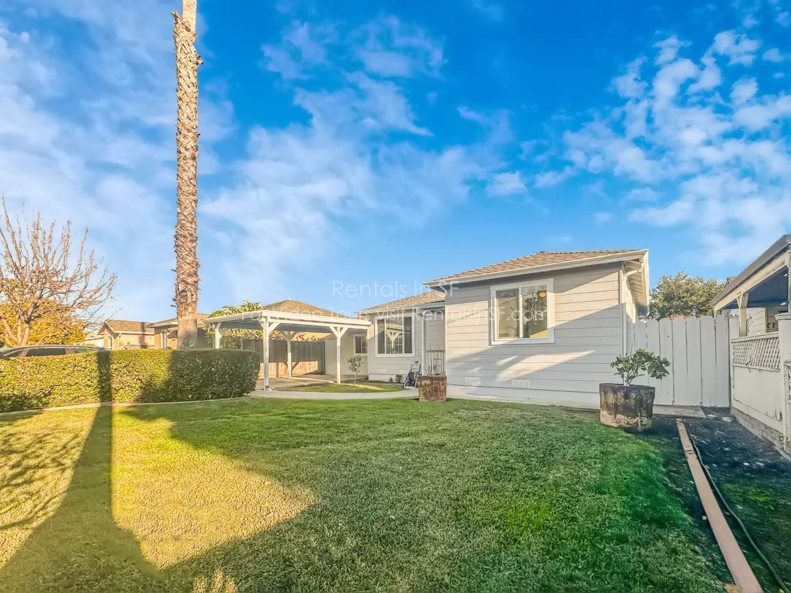 6556 George Ave - Photo 4 of 23