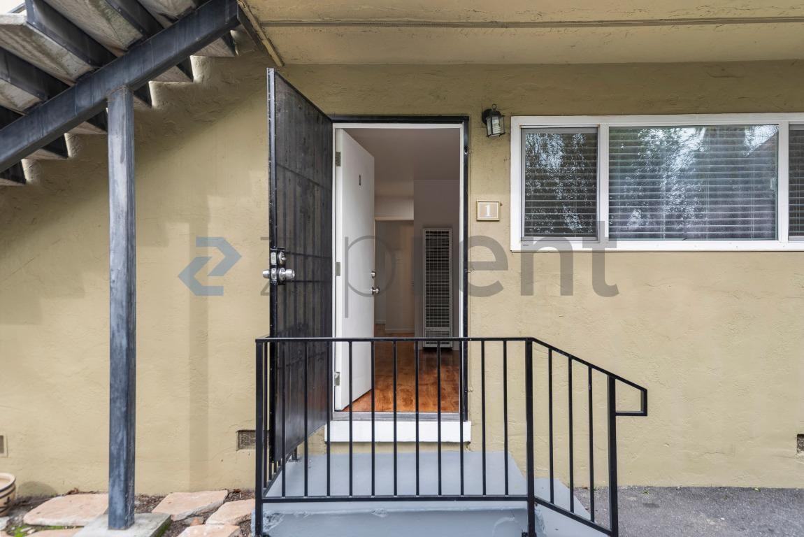 1371 Vía Dondera #1 - Photo 4 of 18