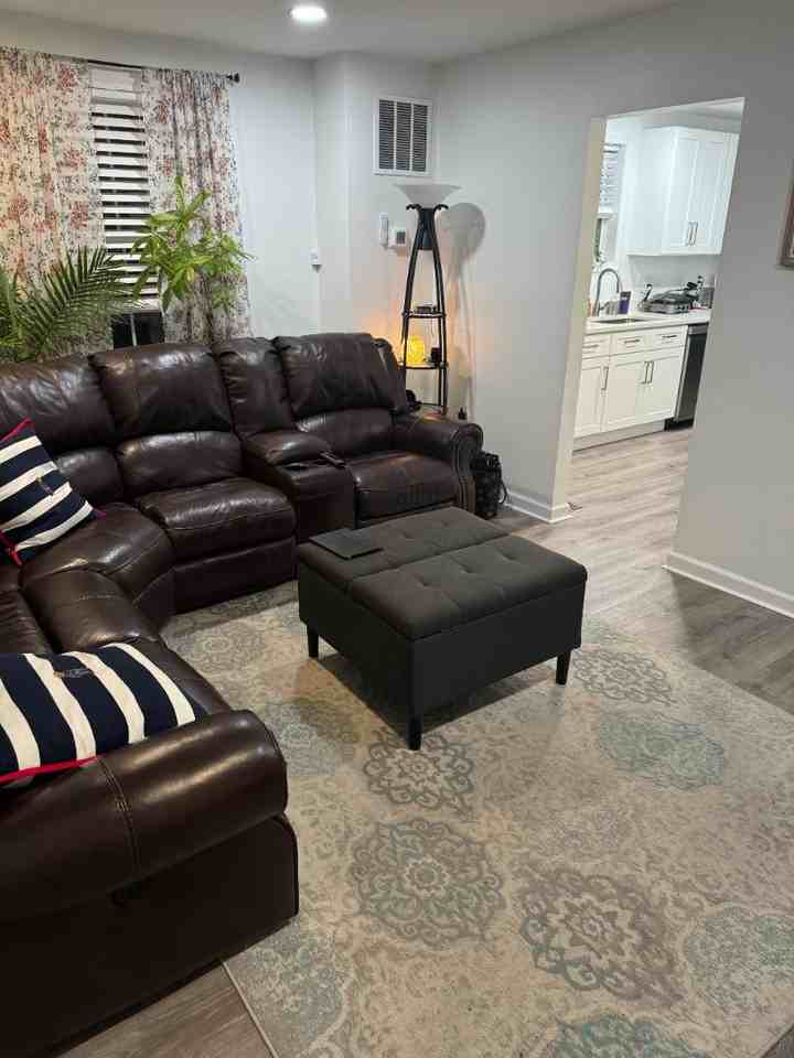 8209 Dundalk Ave - Photo 4 of 20