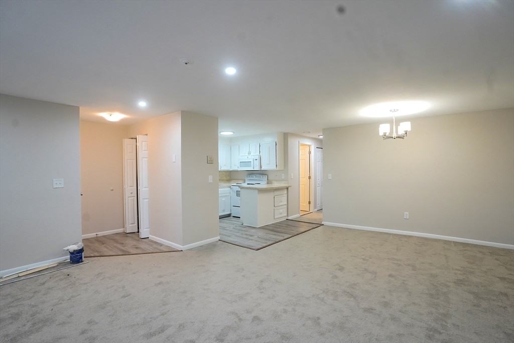 57 Presidential Dr #3 - Photo 3 of 16