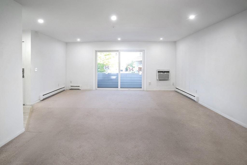 57 Presidential Dr #3 - Photo 5 of 16