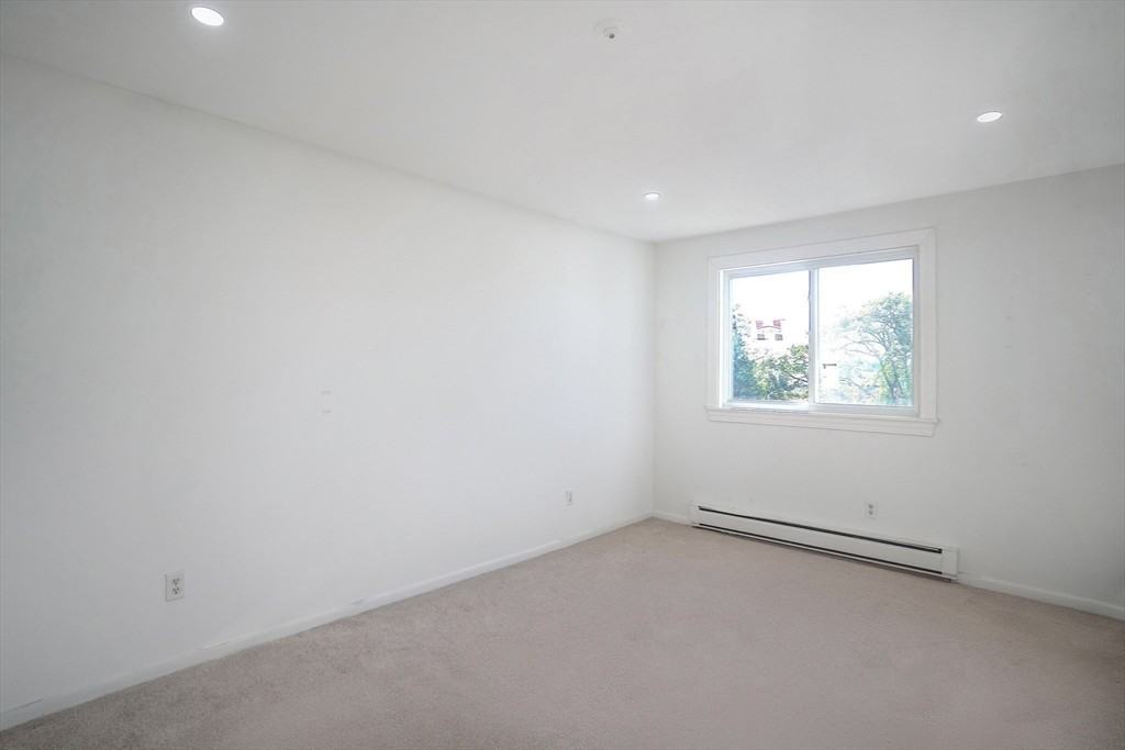 57 Presidential Dr #3 - Photo 7 of 16