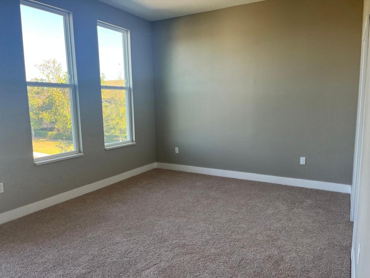 2121 Broome St - Photo 6 of 10