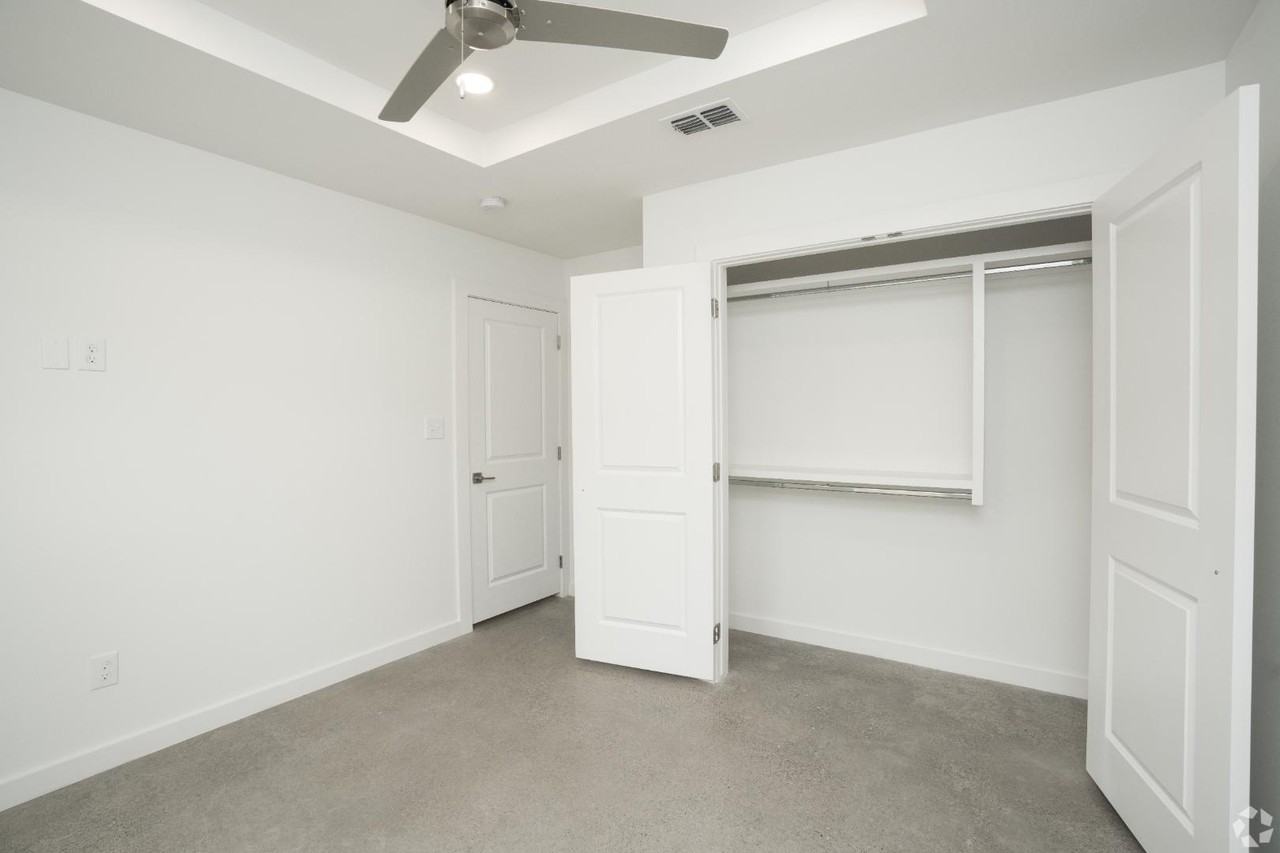 4001 Jenna Ln - Photo 7 of 10