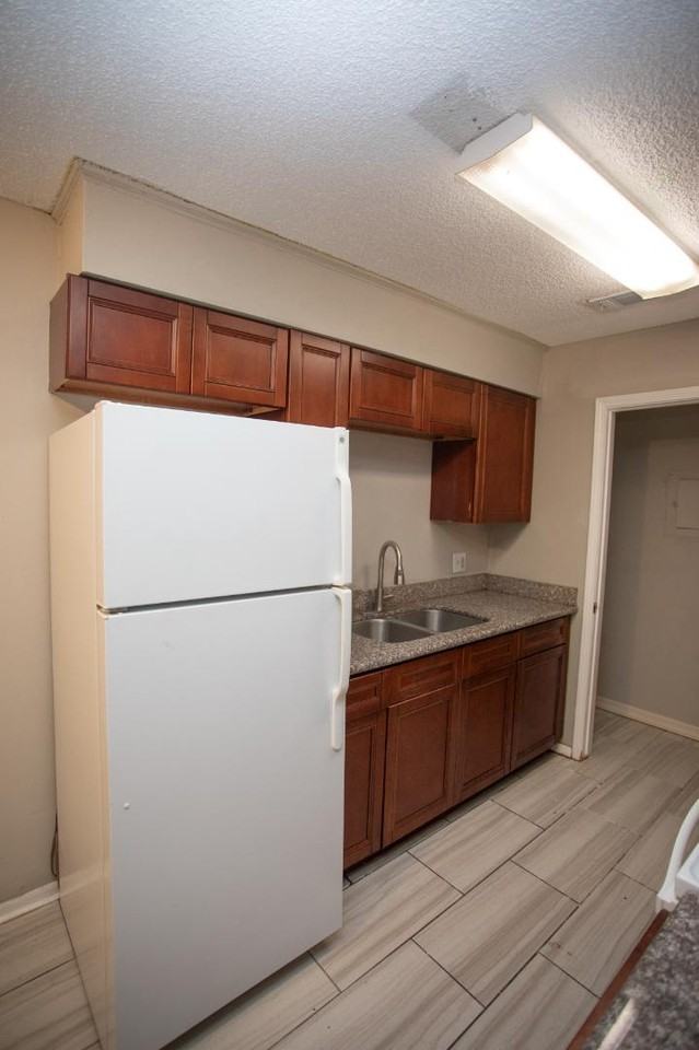 111 Limoges St - Photo 2 of 9