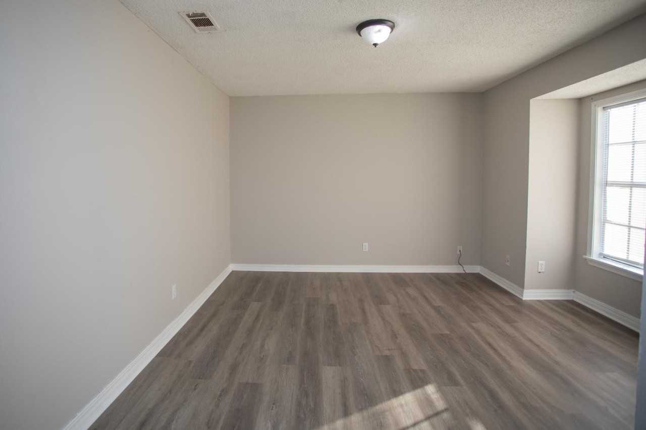 309 Marigny Circle - Photo 6 of 10