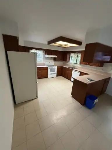 8954 Queen Mary Blvd - Photo 3 of 11