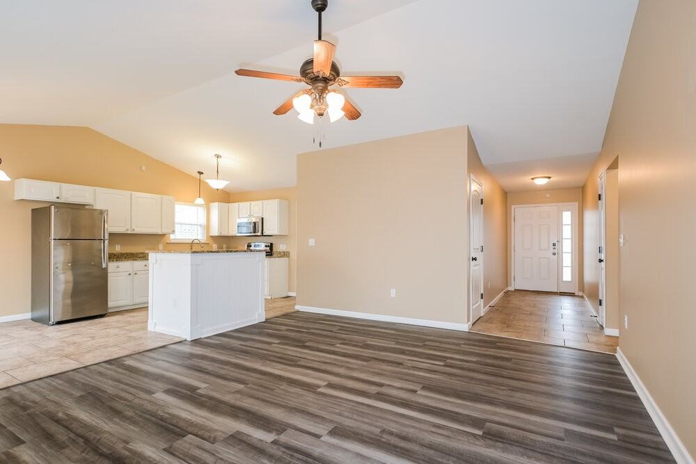 2032 Belmont Dr - Photo 6 of 17