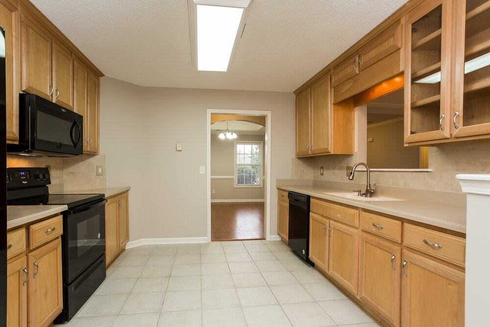 3028 Lincoln Log Way - Photo 7 of 15