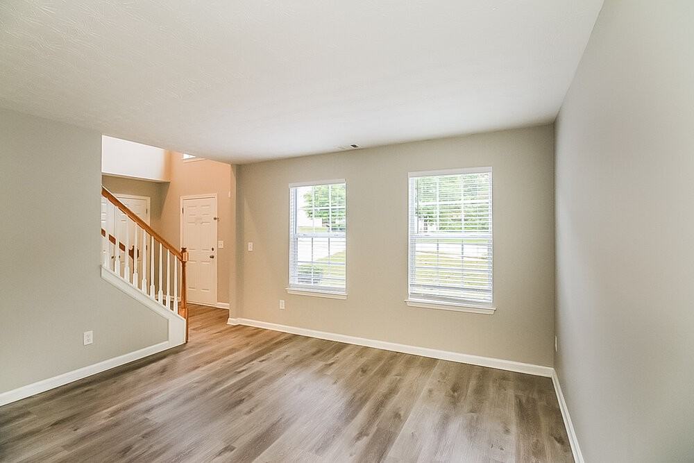 51 Belmont Park Ln - Photo 4 of 17