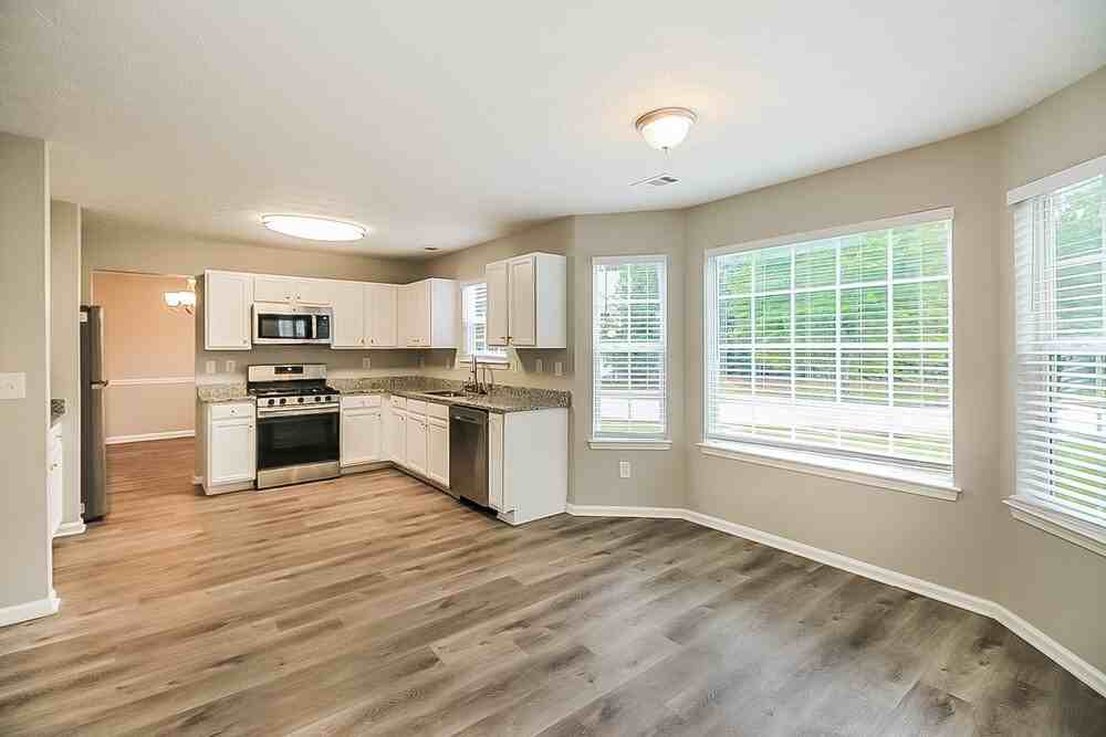 51 Belmont Park Ln - Photo 7 of 17