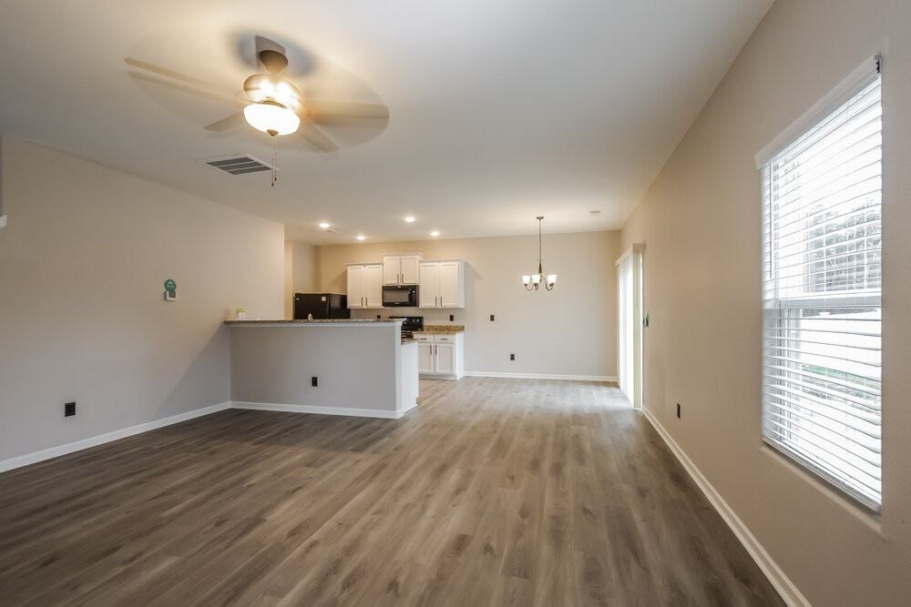 904 Hilphiger Ct - Photo 4 of 17