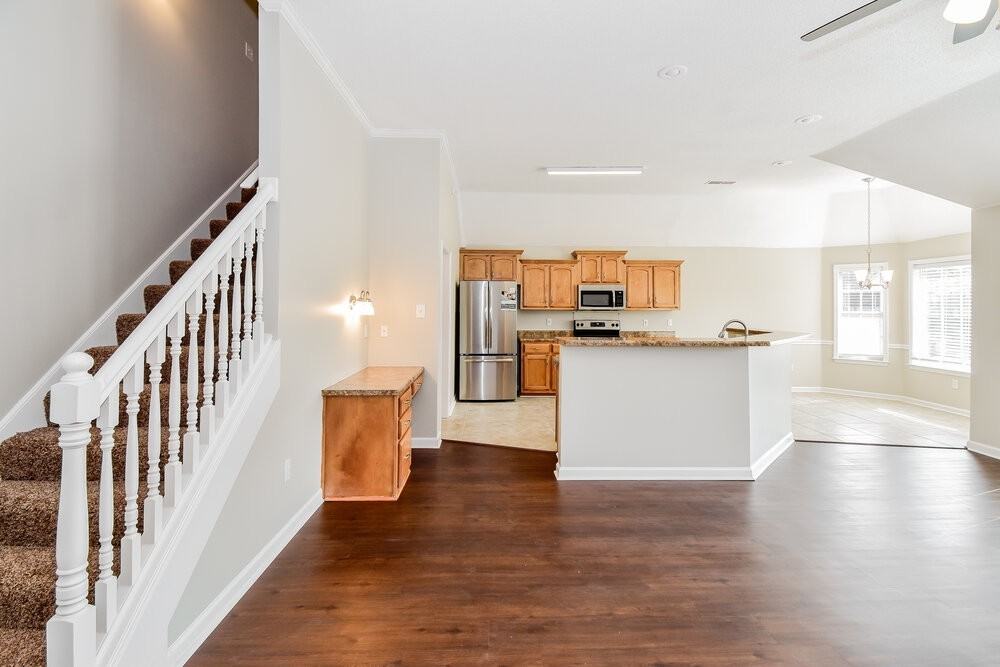 145 Cameron Dr - Photo 4 of 16