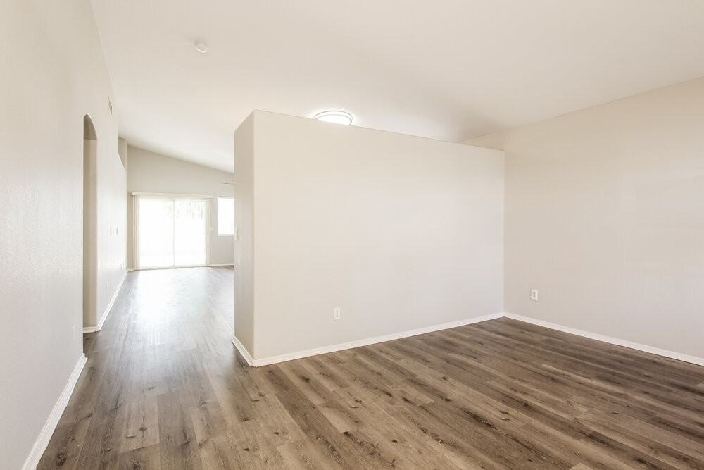 8113 W Pima St - Photo 3 of 16