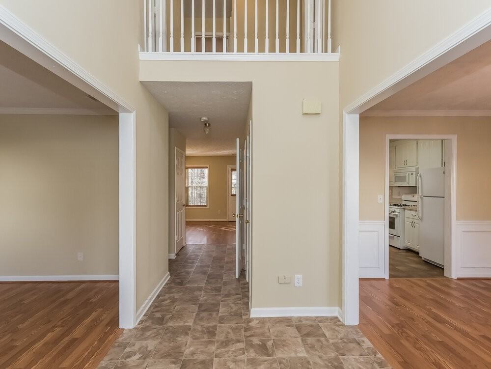 865 Simon Ive Dr - Photo 2 of 15