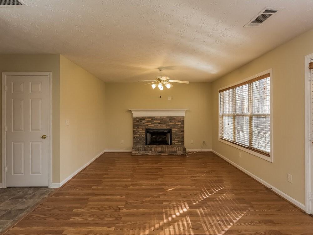 865 Simon Ive Dr - Photo 3 of 15